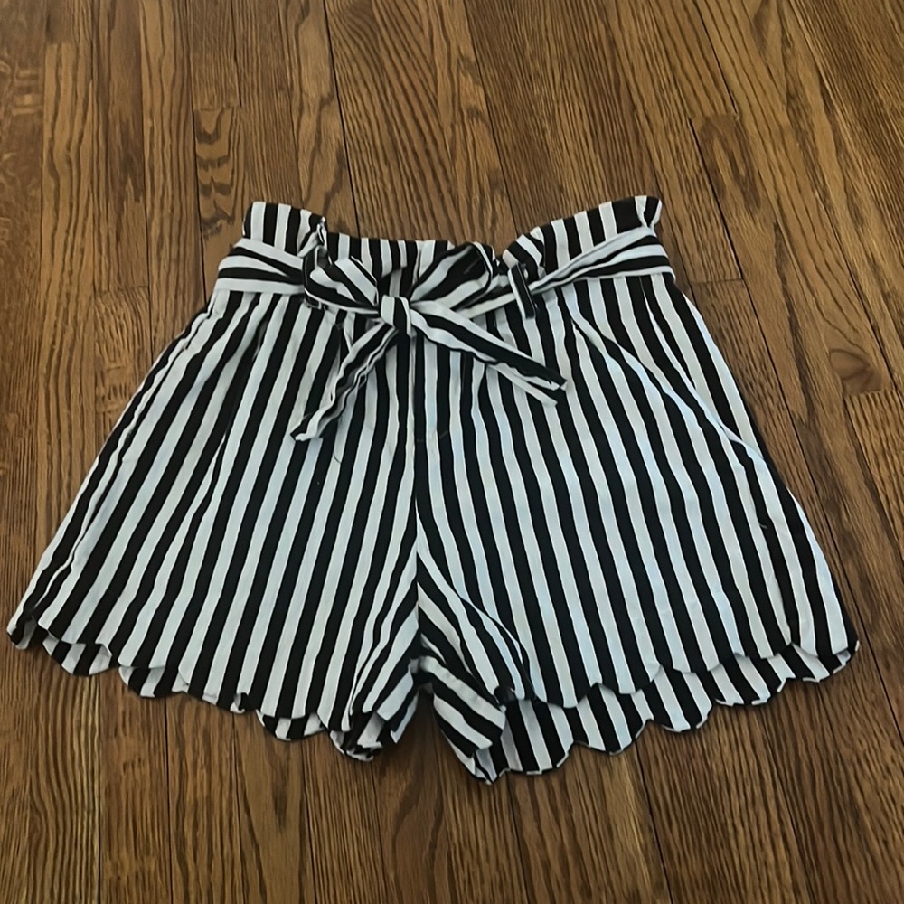 Small Black and white paper bag shorts